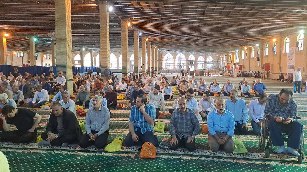 برگزاری نماز در مصلا