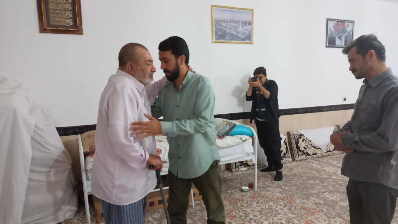 عیادت از بیماران