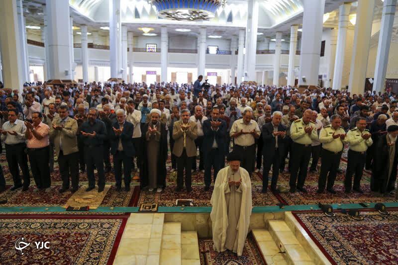 اقامه نماز عید قربان در حرم شاهچراغ (ع) + تصاویر