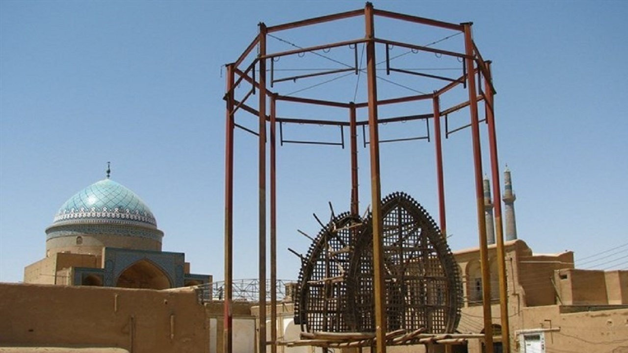 آغاز مرمت و بازپیرایی میدان تاریخی وقت‌الساعه در یزد