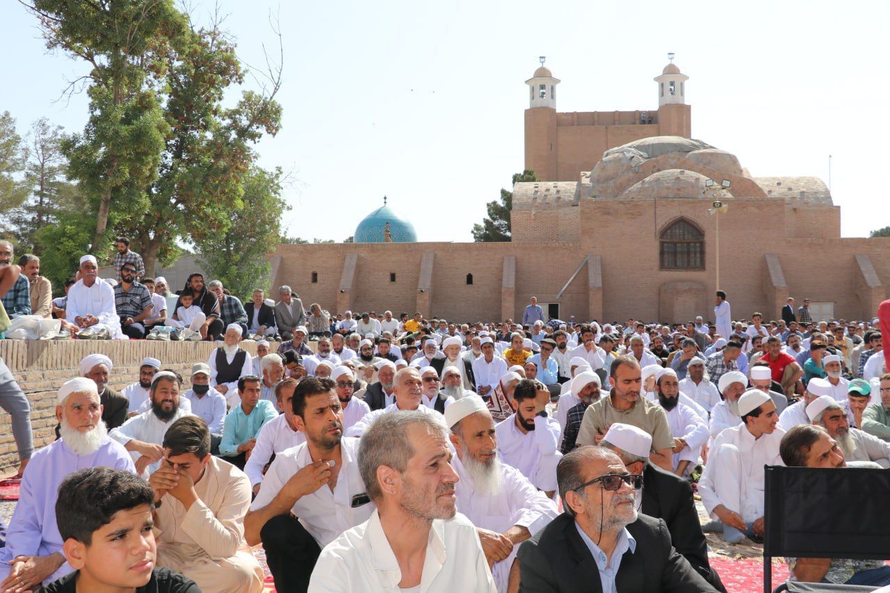 اقامه نماز عید قربان در مزار شیخ جامی