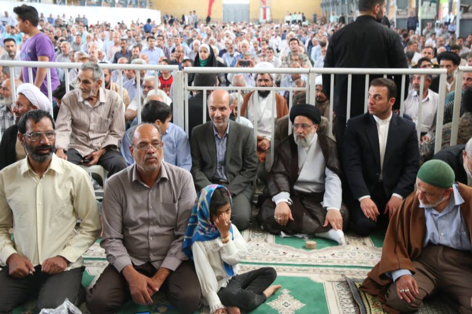 رئیس&zwnj;جمهور در جمع نمازگزاران جمعه رفسنجان یافت