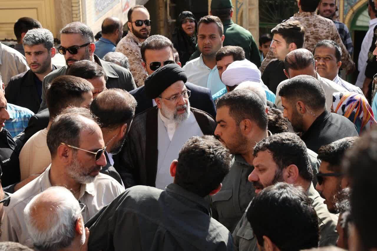 حضور رئیس جمهور در گلزار شهدای کرمان