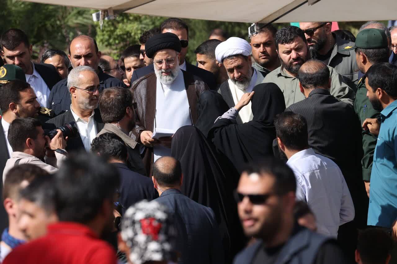 حضور رئیس جمهور در گلزار شهدای کرمان