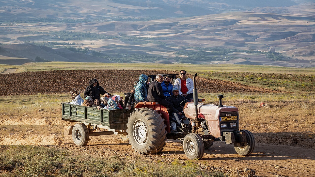 آئین زیارت پیرداغی در روستای کیوی+ تصاویر
