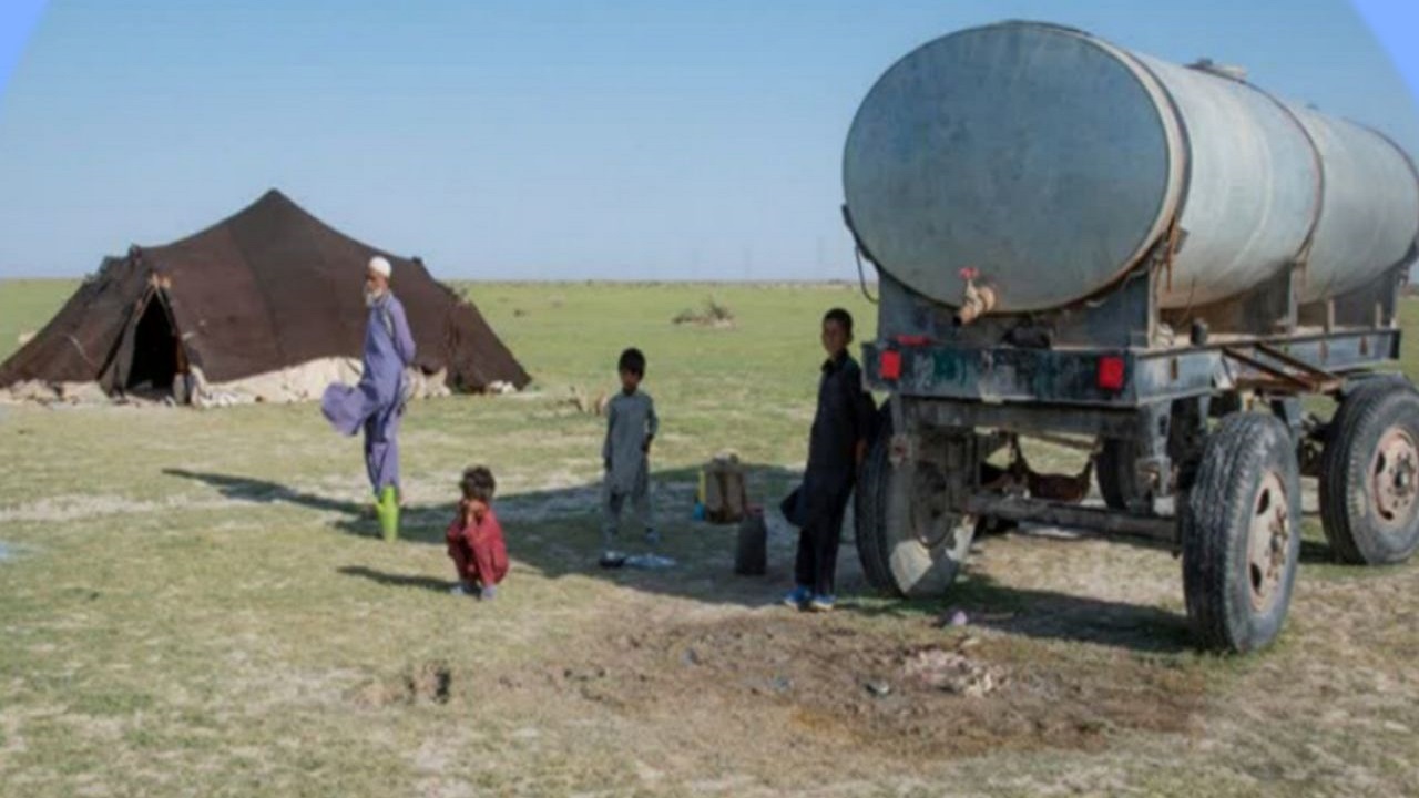 توزیع ۴۸۲ دستگاه تانکرآب ثابت و کشنده در بین عشایری سیستان و بلوچستان