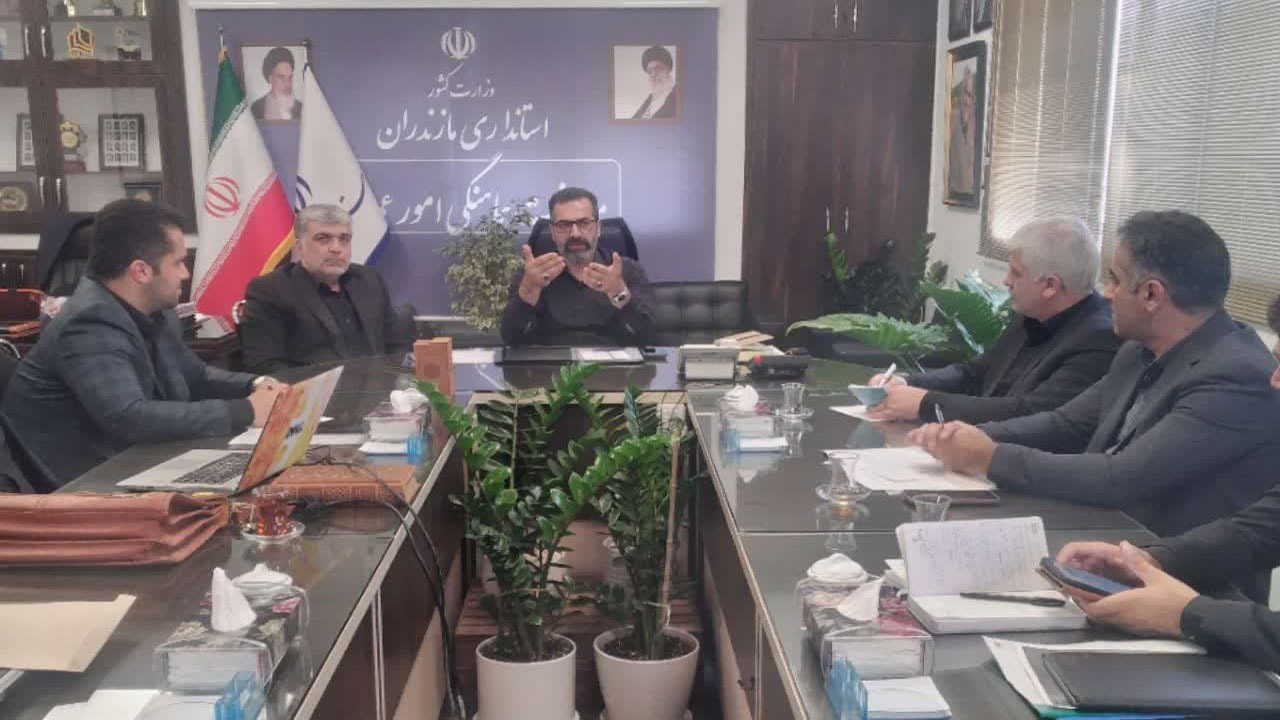 دهیاران مازندرانی برای ساخت کارخانه آسفالت پای کار آمدند