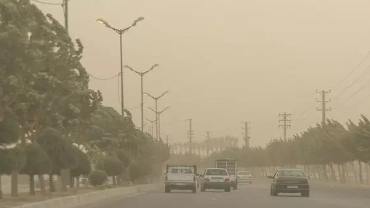 وزش باد شدید و گرد و خاک ادامه دارد