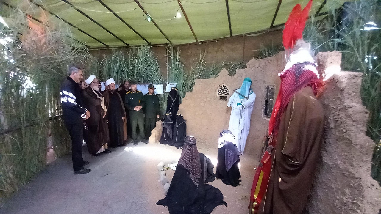 برپایی نمایشگاه از کربلای سرخ شهادت در مراغه