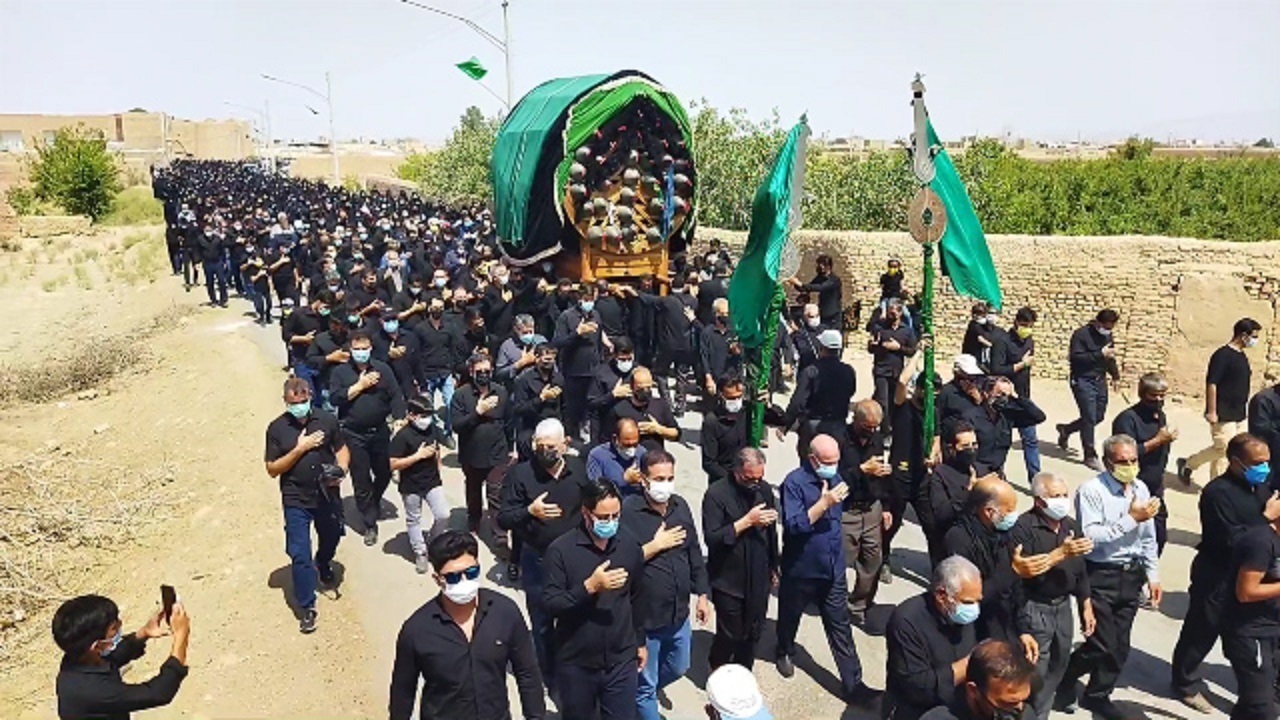 آیین سنتی نخل گردانی روز عاشورا در روستای اوره نطنز + فیلم