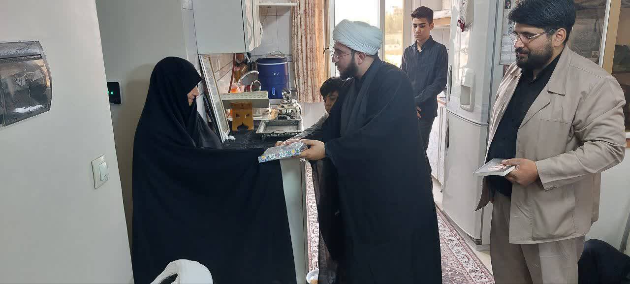 تقدیر از مادر شهدا