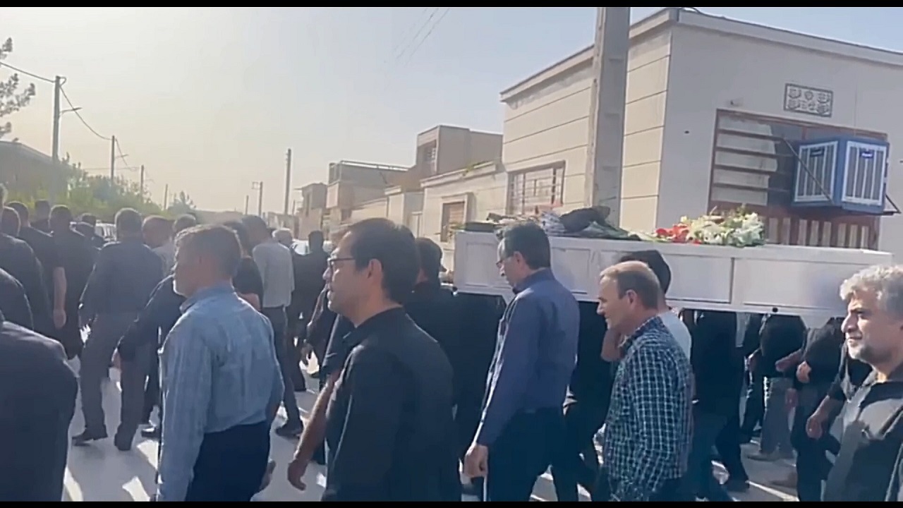 تشییع و خاکسپاری پیکر مادر شهید عبدالله کریمی