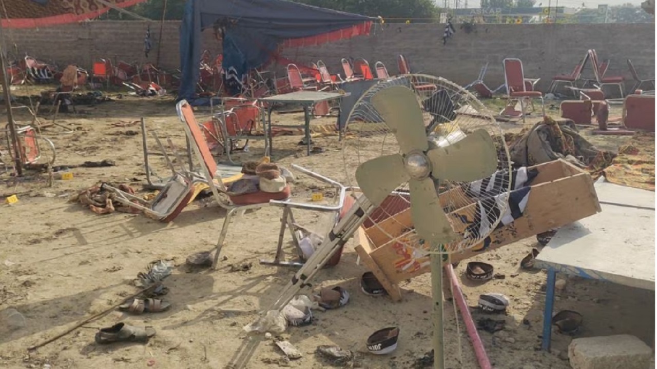 شمار کشته شدگان بمب گذاری انتحاری پاکستان به ۵۶ نفر رسید