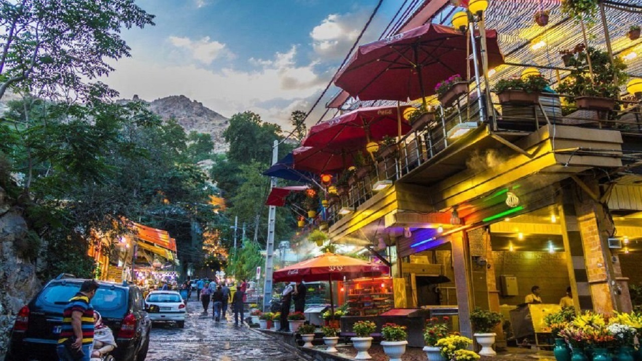 گردشگران محله دربند تهران در پیچ و خم گرانی پارکینگ