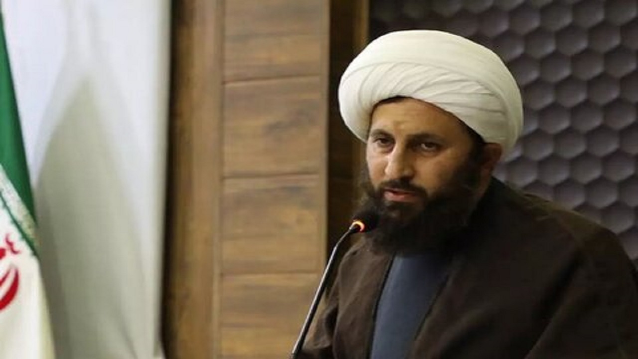 همه ما مسئولین باید از واقعه عاشورا درس بگیریم