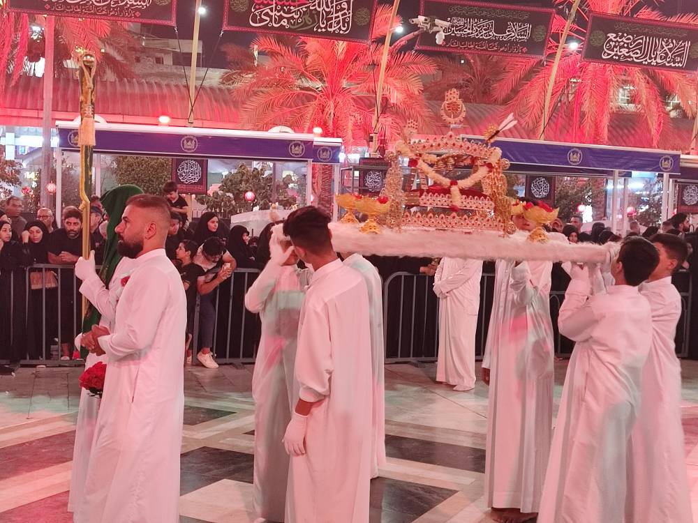 عزاداران در بین الحرمین