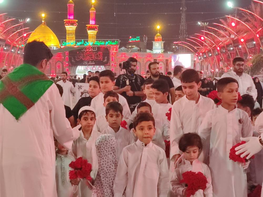 کودکان در مراسم کاروان اسامی شهدا