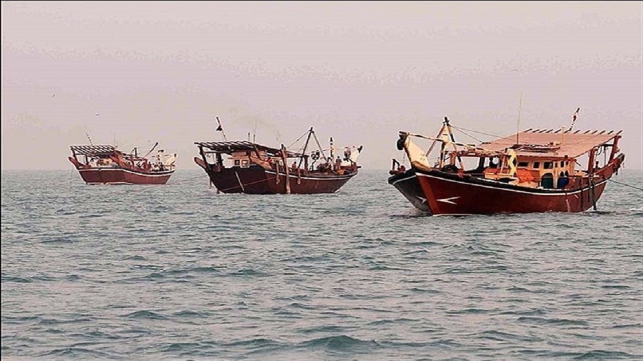 توقیف ۴ فروند شناور صیادی بی هویت در بوشهر
