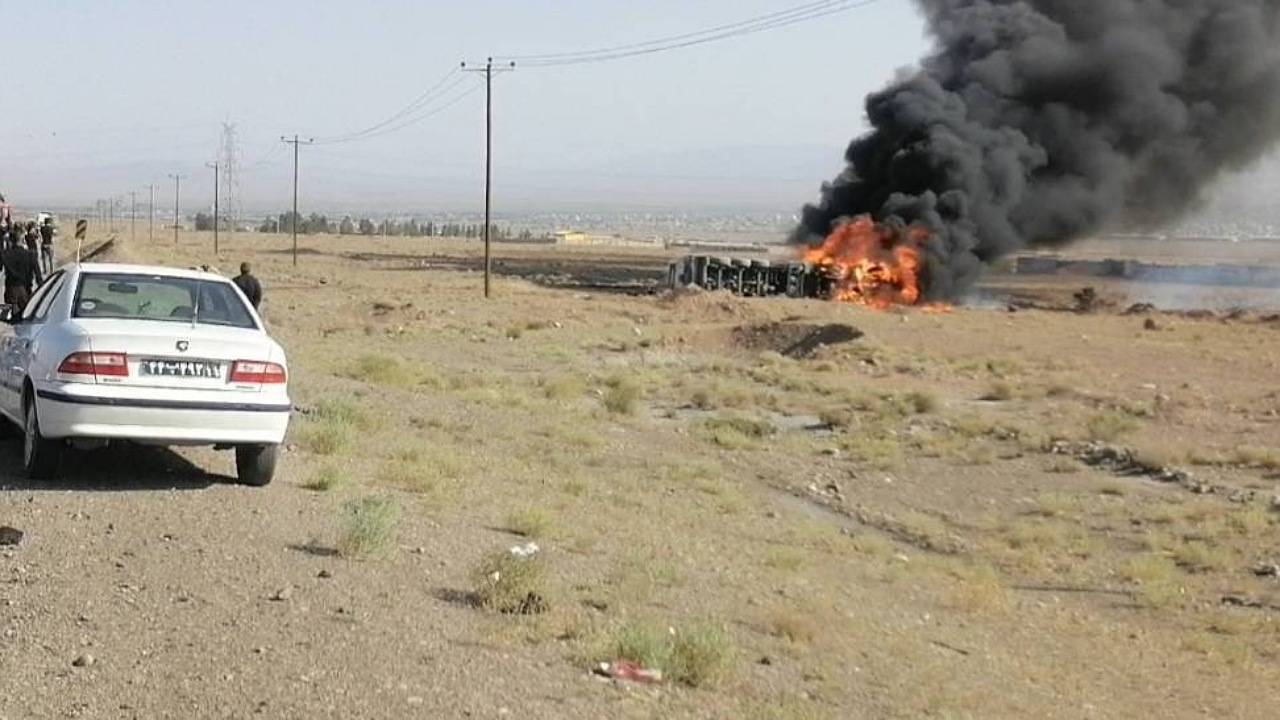 آتش سوزی تانکر حامل سوخت در محور زرند ـ راور