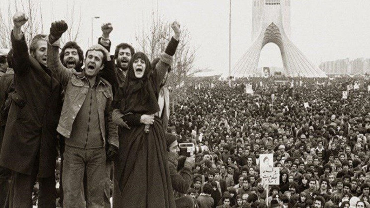افراط‌گرایی نقطه مقابل انقلابی‌گری