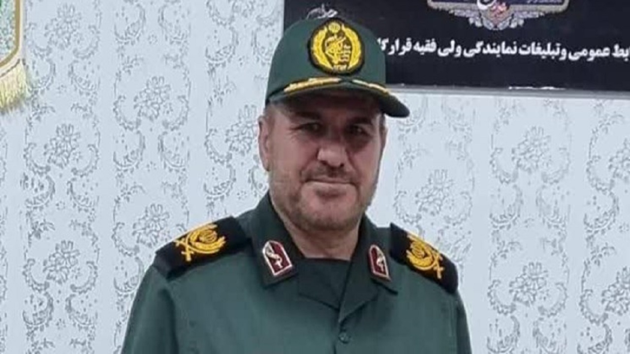 سرلشکر باقری و سرلشکر سلامی ارتقای درجه فرمانده گروه توپخانه ۶۴ الحدید سپاه را تبریک گفتند