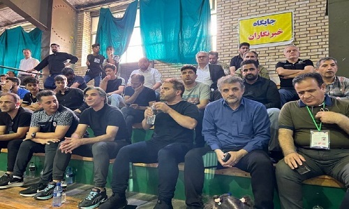 سرمربی تیم ملی در سالن حیدریان قم سرمربی تیم ملی در سالن حیدریان قم