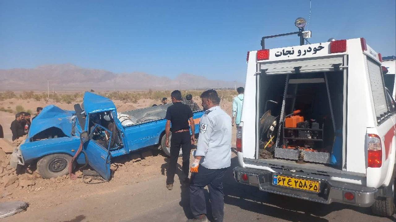 انحراف نیسان از مسیر خود، ۲ مصدوم بر جای گذاشت