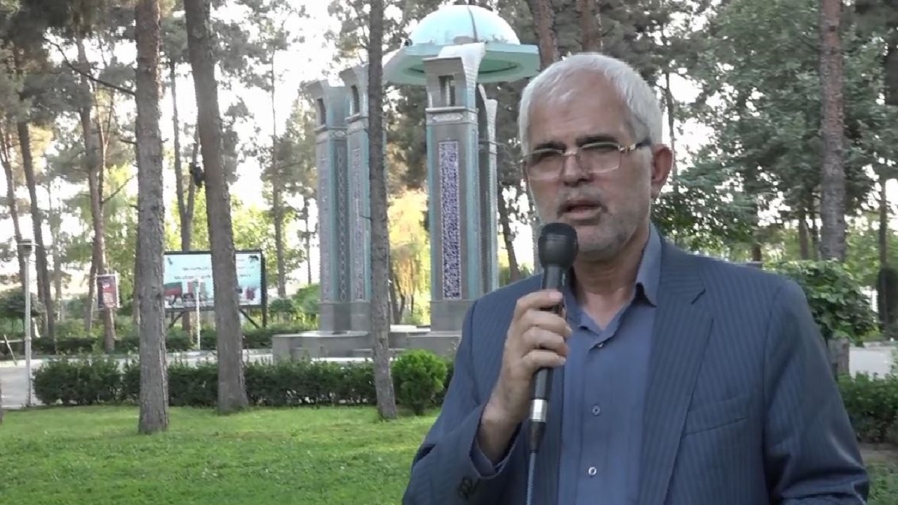 سرودن شعر محرمی توسط شاعر گلستانی
