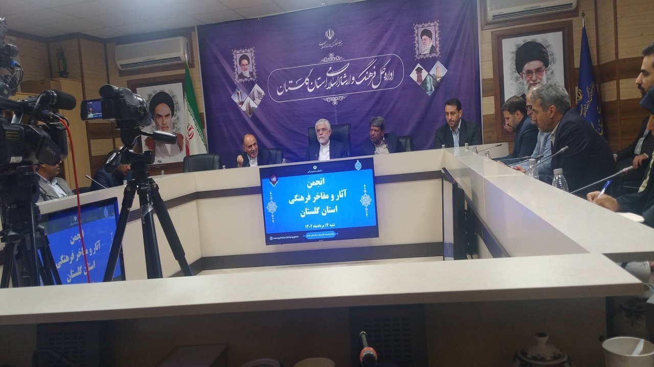 ضرورت آشنایی نسل جوان با افکار و اندیشه های مفاخر