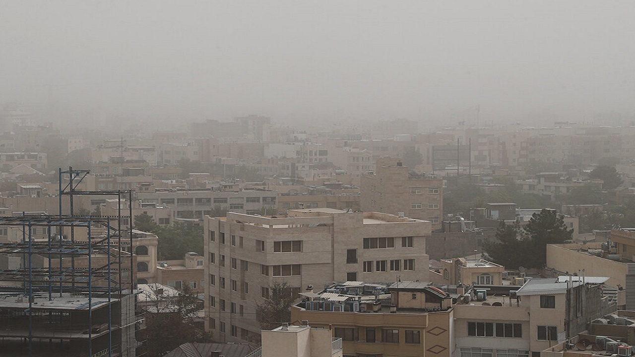 گرد و خاک گسترده شعاع دید در مشهد را به هزار متر کاهش داد