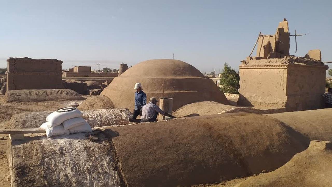 مرمت خانه باغ میزانی حمید‌آباد رفسنجان ادامه دارد