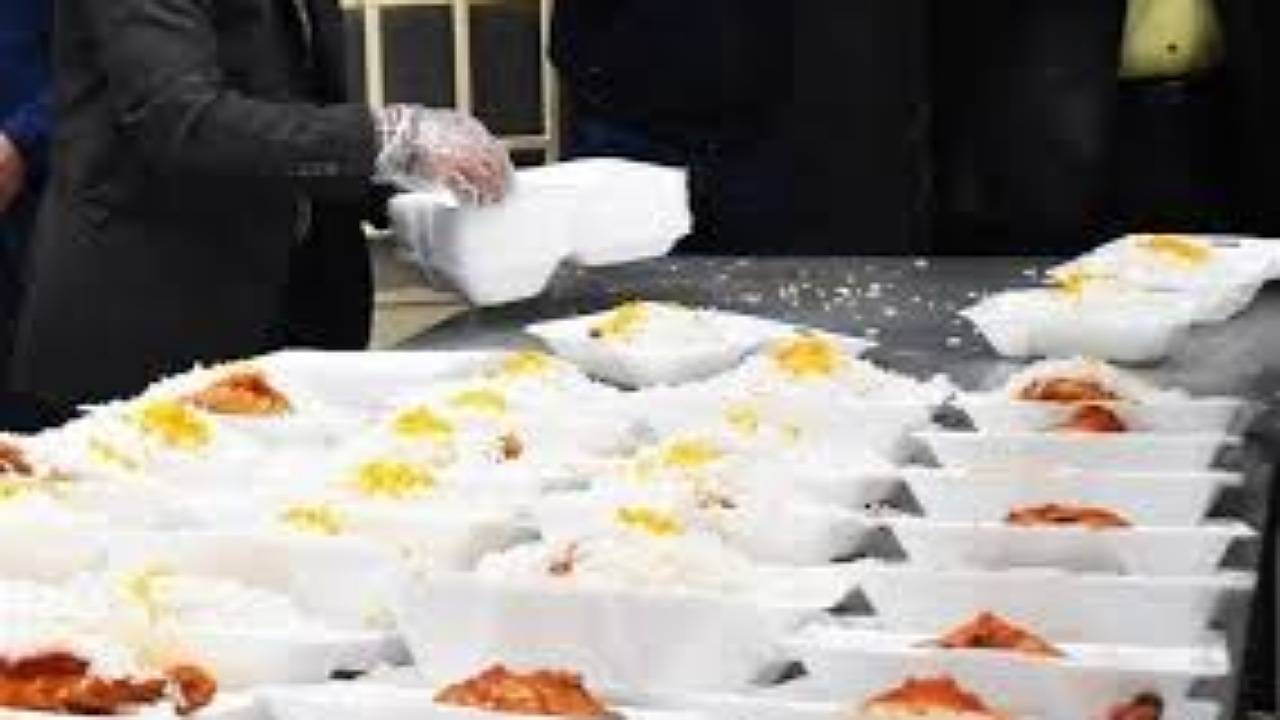 توزیع بیش از یک ‌میلیون پرس غذای گرم میان نیازمندانِ کرمانی