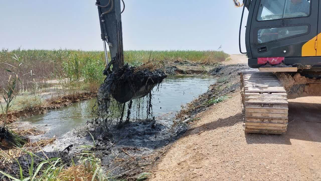 لایروبی کانال خروجی تلمبه خانه شهر بندر امام خمینی