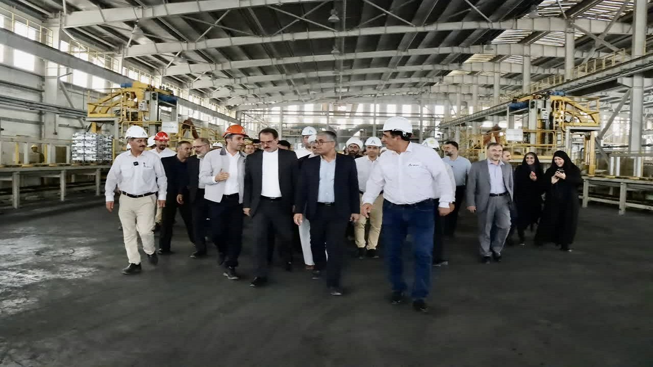 بازدید رئیس سازمان بازرسی از مدرن‌ترین کارخانه آلومینیوم ایران