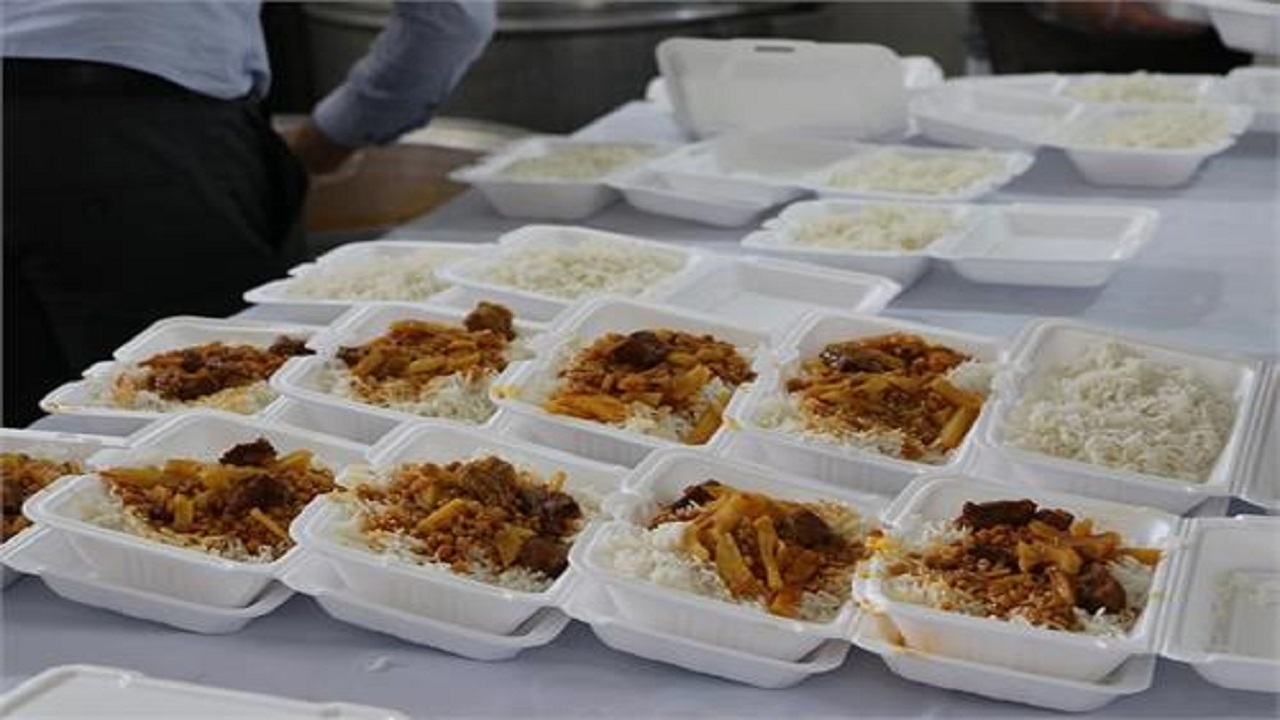 توزیع ۴۱ هزار و ۶۴۰ پرس غذای گرم در پویش اطعام حسینی