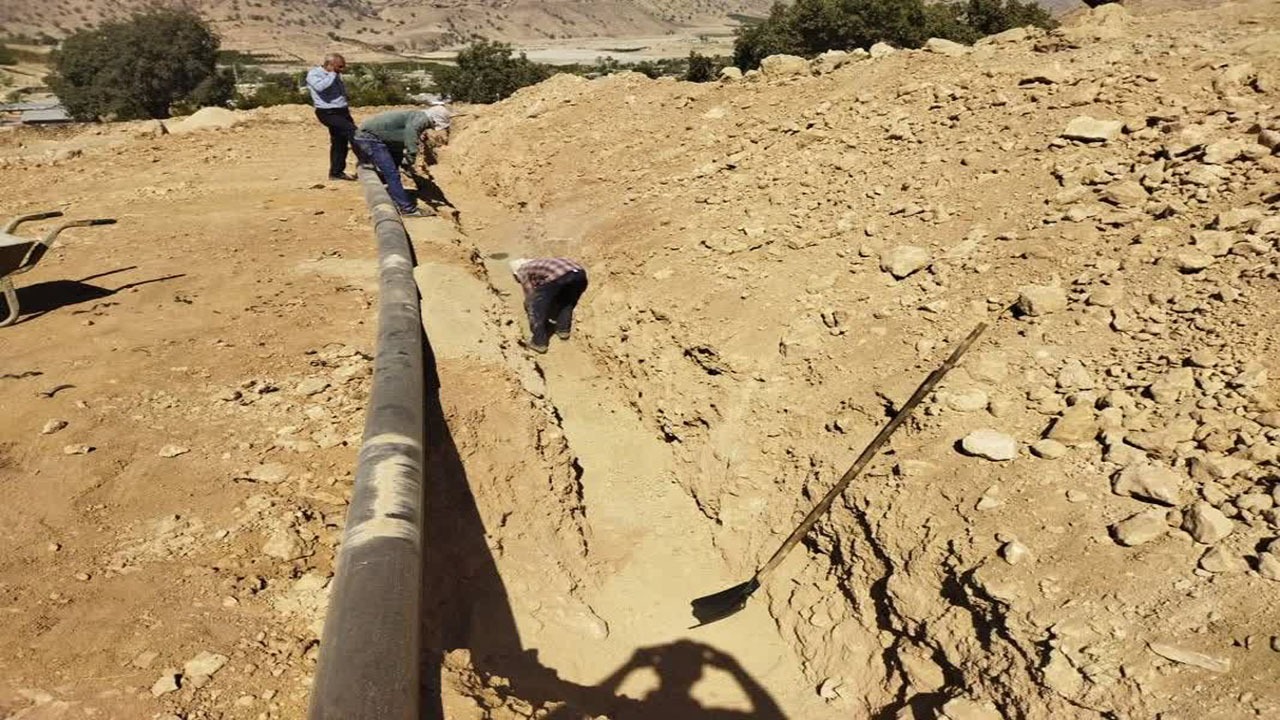 اجرای بیش از ۵ کیلومتر توسعه شبکه آب در بخش روستایی شیراز
