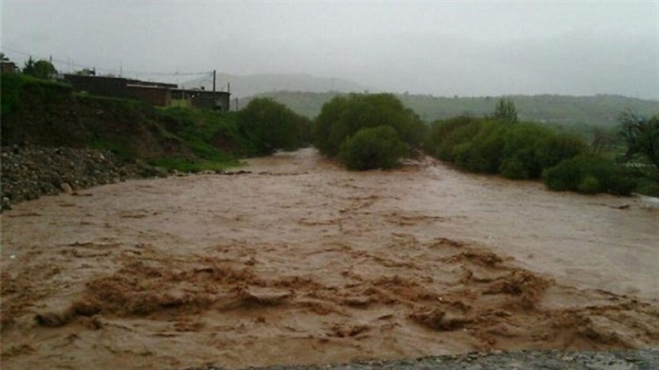 وقوع سیل طی بارش‌های موسمی در روستای موردان فاریاب + فیلم