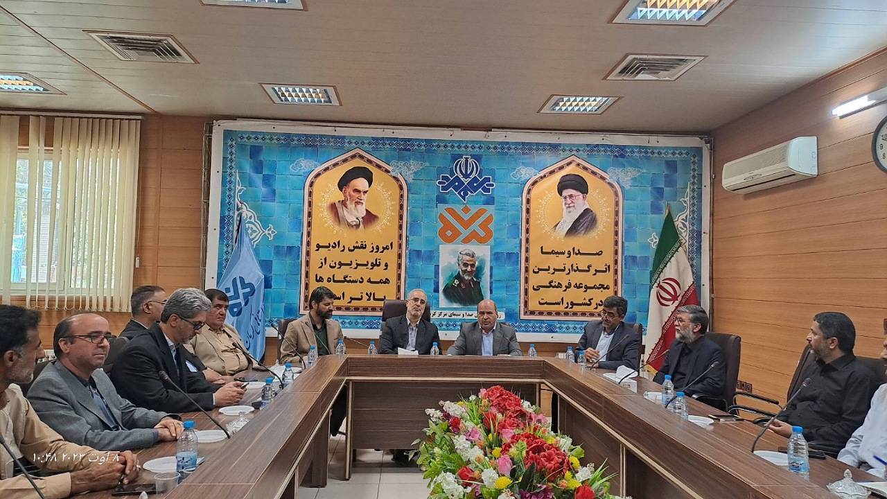 بازدید استاندار از صدا و سیمای مرکز کرمان به مناسبت روز خبرنگار