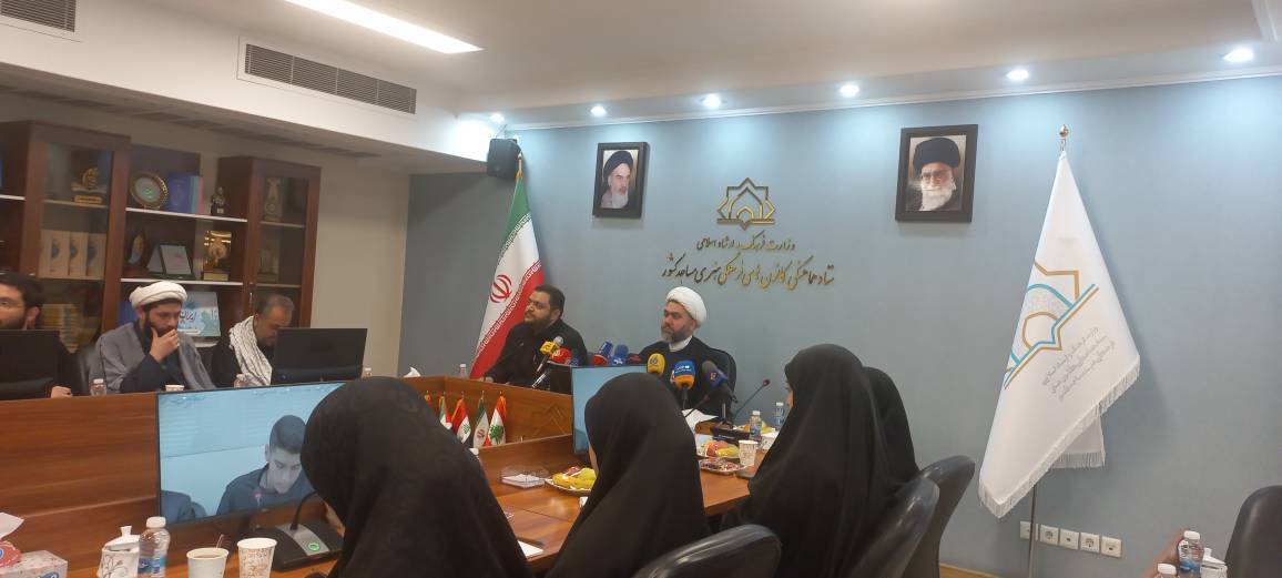 خانواده شهدای بین‌الملل و مدافع حرم تجلیل شدند