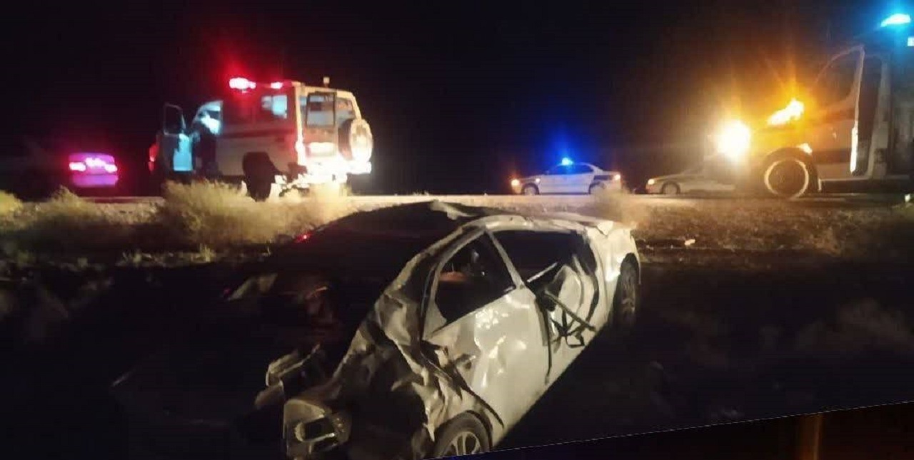 یک کشته و چهار مصدوم در واژگونی خودرو در  جاده بادرود