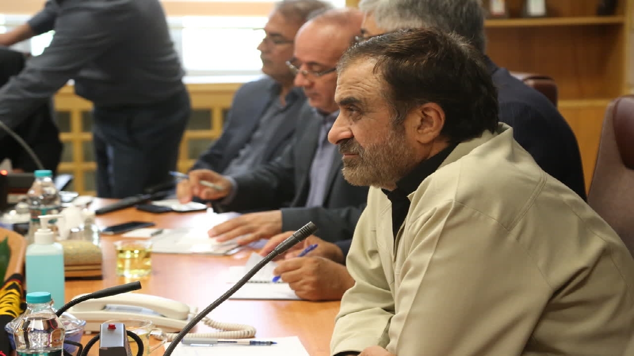 نخبگان دانشگاهی در شناسایی مشکلات و ارائه راهکار‌های برون‌رفت از آن مسئولان را یاری دهند