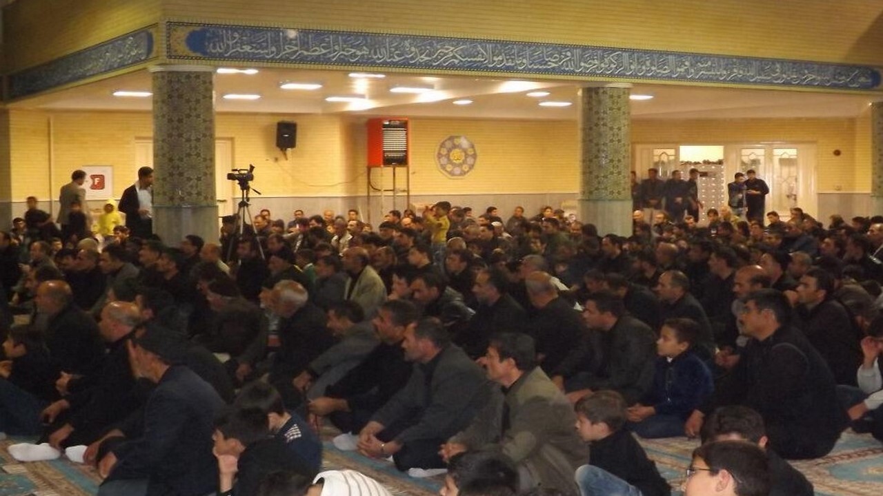 تجمع عزاداران حسینی ایلام در حمایت از ساحت مقدس قرآن کریم برگزار شد