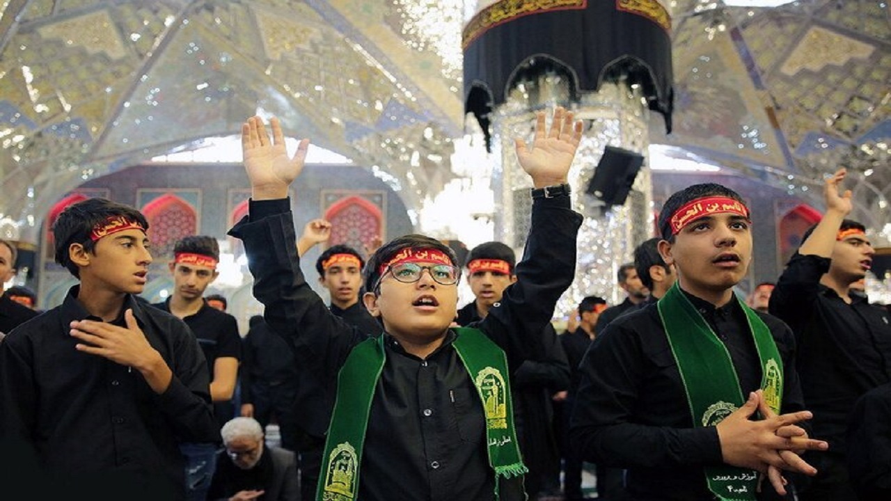 سوگواره احلی من العسل در حرم امام رضا (ع)برگزار شد