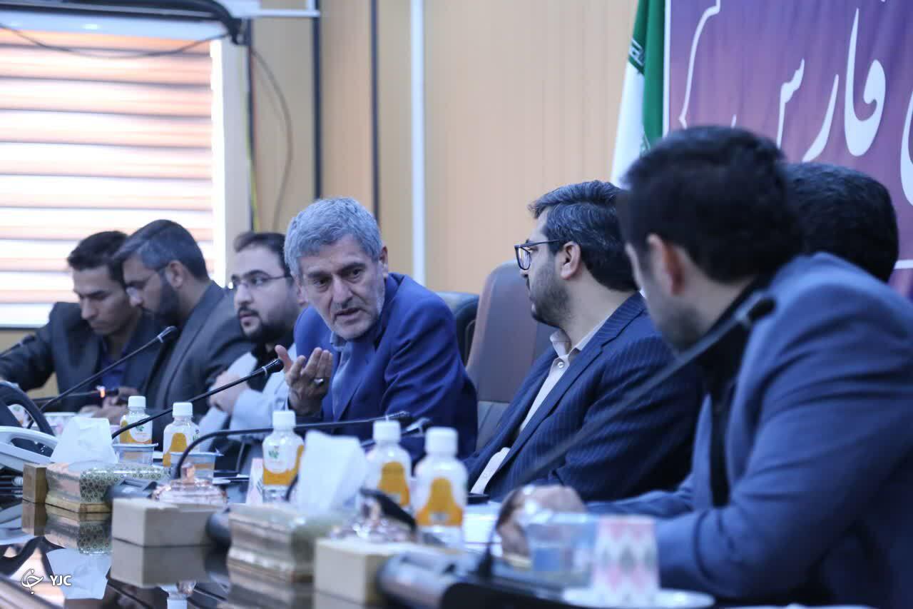 کتابخانه گردشگری و زیارت در فارس راه‌اندازی شود