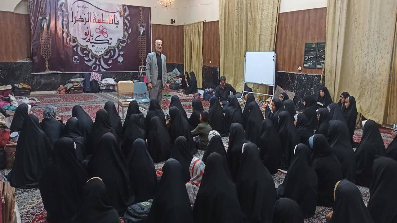 ۴۰۰ زائر اولی از ریگان به پابوس امام مهربانی رفتند