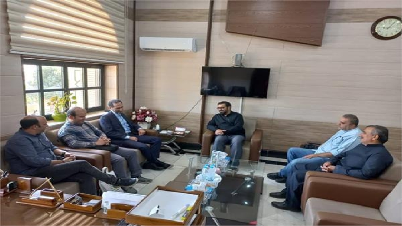 دبیر اجرایی سی‌امین جشنواره هنرهای تجسمی با مدیرکل فرهنگ و ارشاد اسلامی استان کردستان دیدار کرد