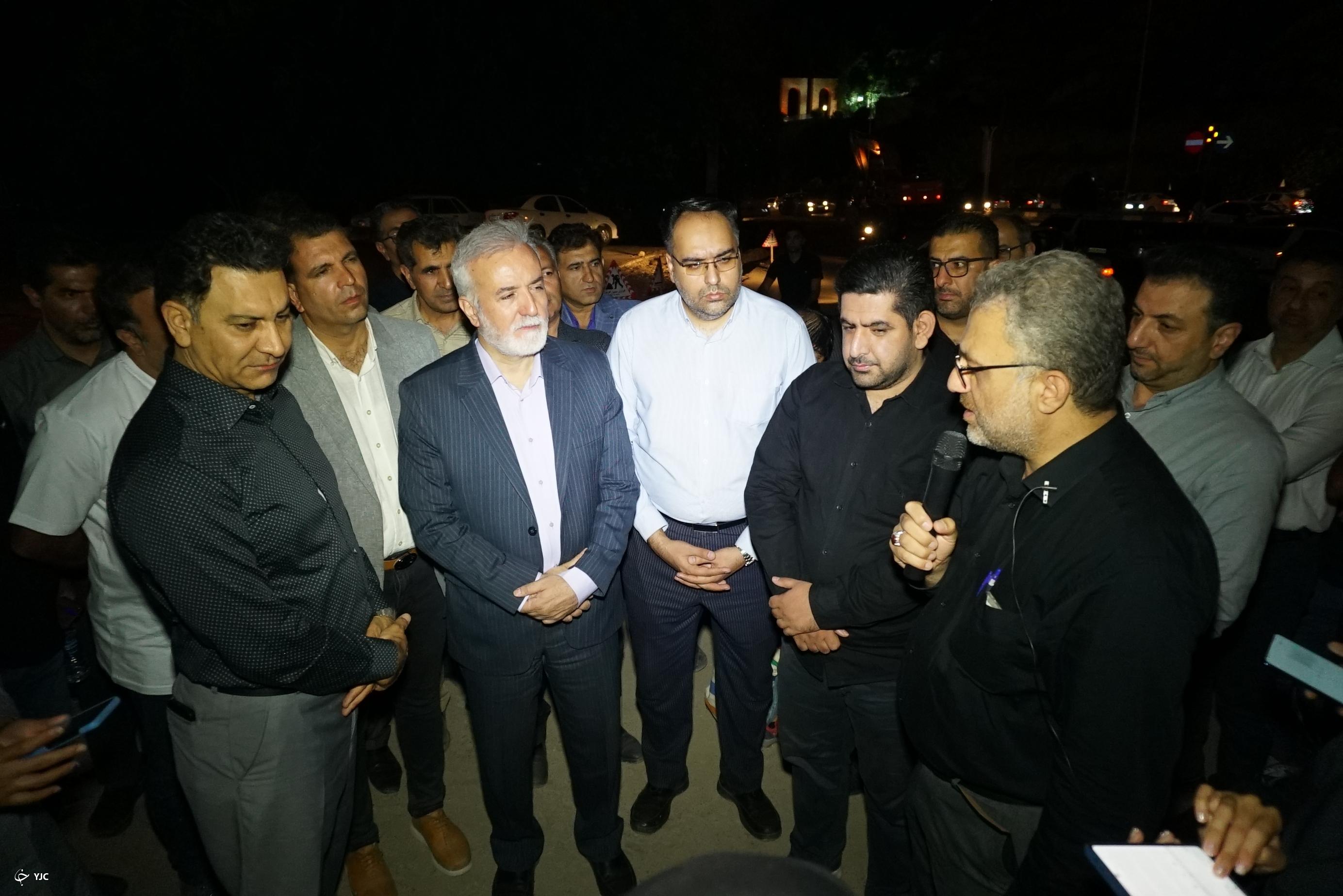 بازدید شبانه از پروژه زیربنایی لوله‌گذاری محور دروازه قرآن