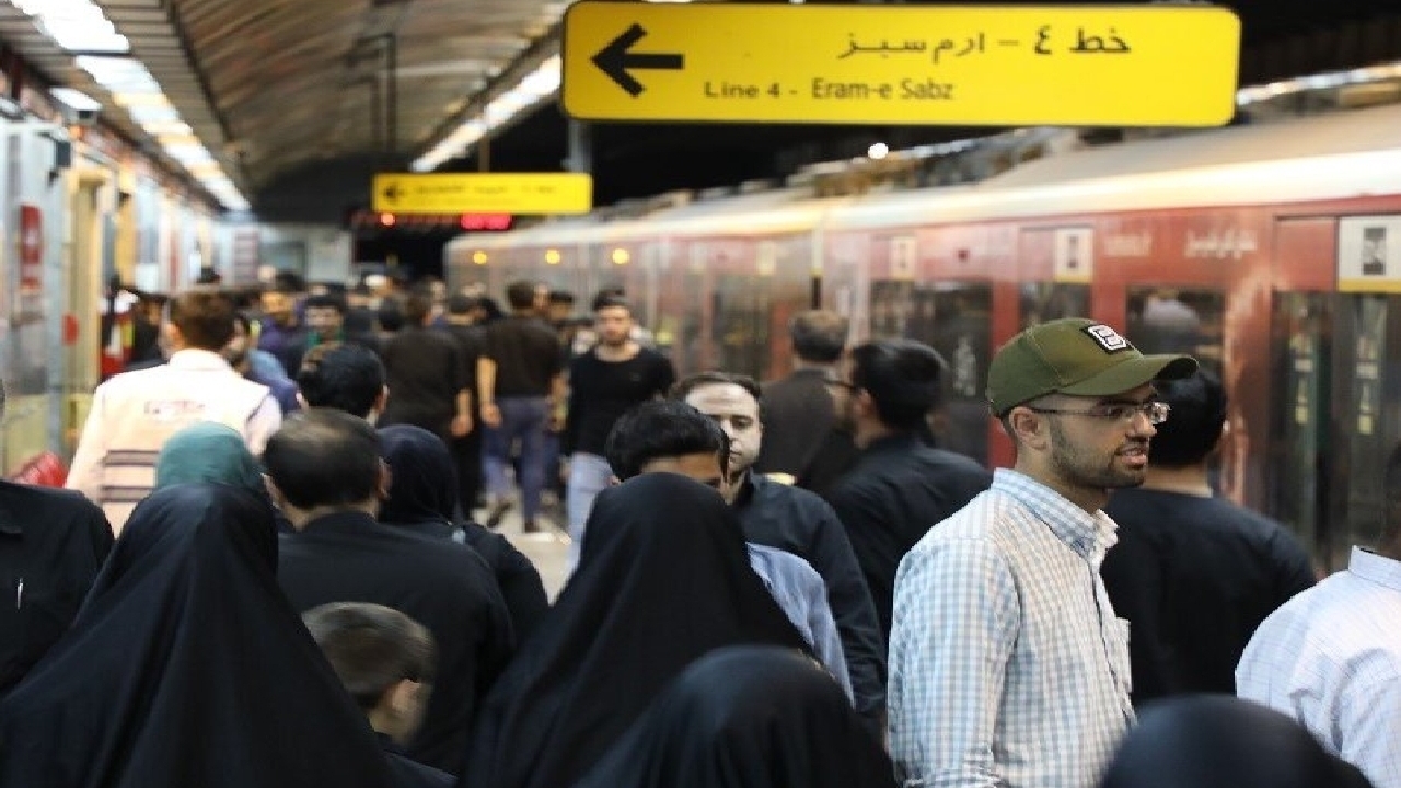 پویش ریحانگی در مترو تهران