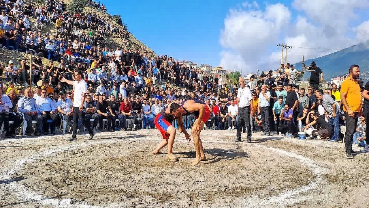 برگزاری مسابقات کشتی لوچو در شهرستان نور