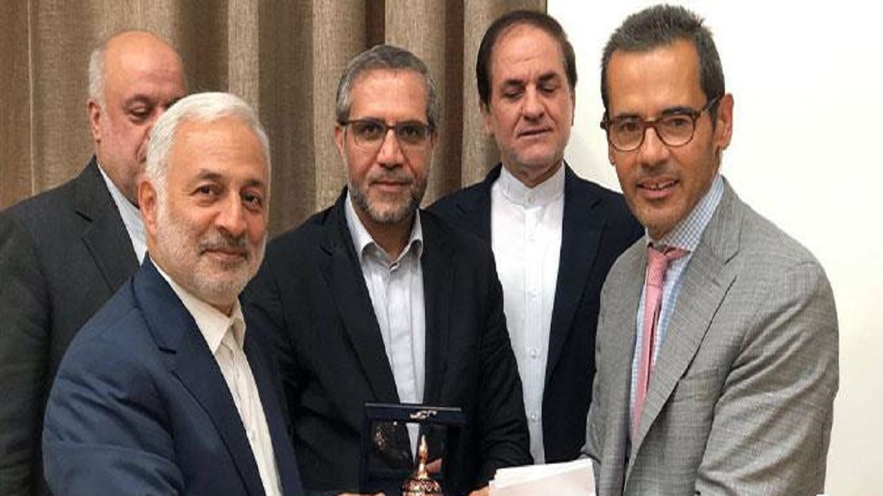 دیدار و گفتگو هیات پارلمانی ایران با رئیس و اعضای کمیسیون روابط خارجی مجلس لبنان